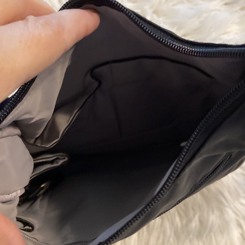 Travelon Nylon Crossbody Bag excellent condition black color - Picture 7 of 16